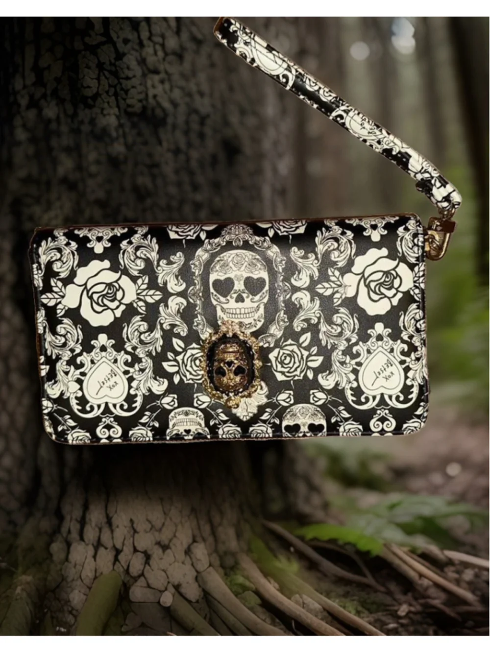 Betsey Johnson Skulls& Roses Zip Around Wristlet Wallet Black & White Gold Goth
